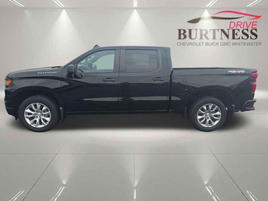 Used 2023 Black Chevrolet Custom image 5