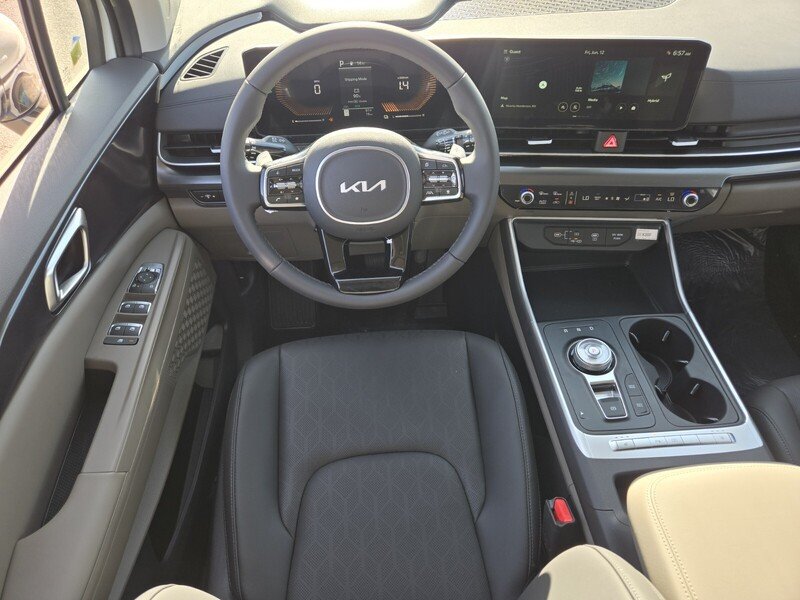 New 2026 Snow White Pearl Kia LXS image 9