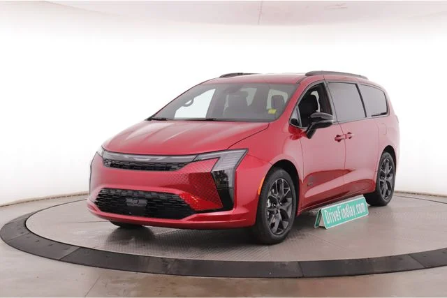 New 2027 Red Hot Pearl-Coat Exterior Paint Chrysler Select image 10