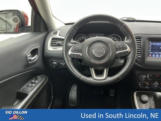 Used 2018 Redline Pearlcoat Jeep Latitude image 20