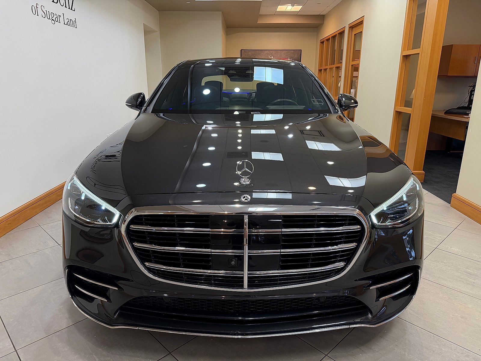 Certified Used 2023 Graphite Grey Mercedes-Benz 4MATIC® image 3