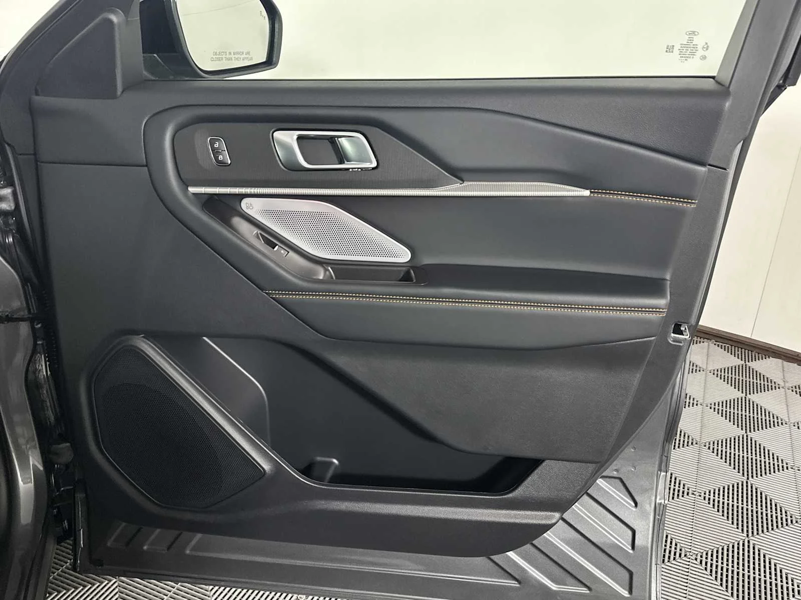 New 2026 Carbonized Gray Metallic Ford Tremor image 15