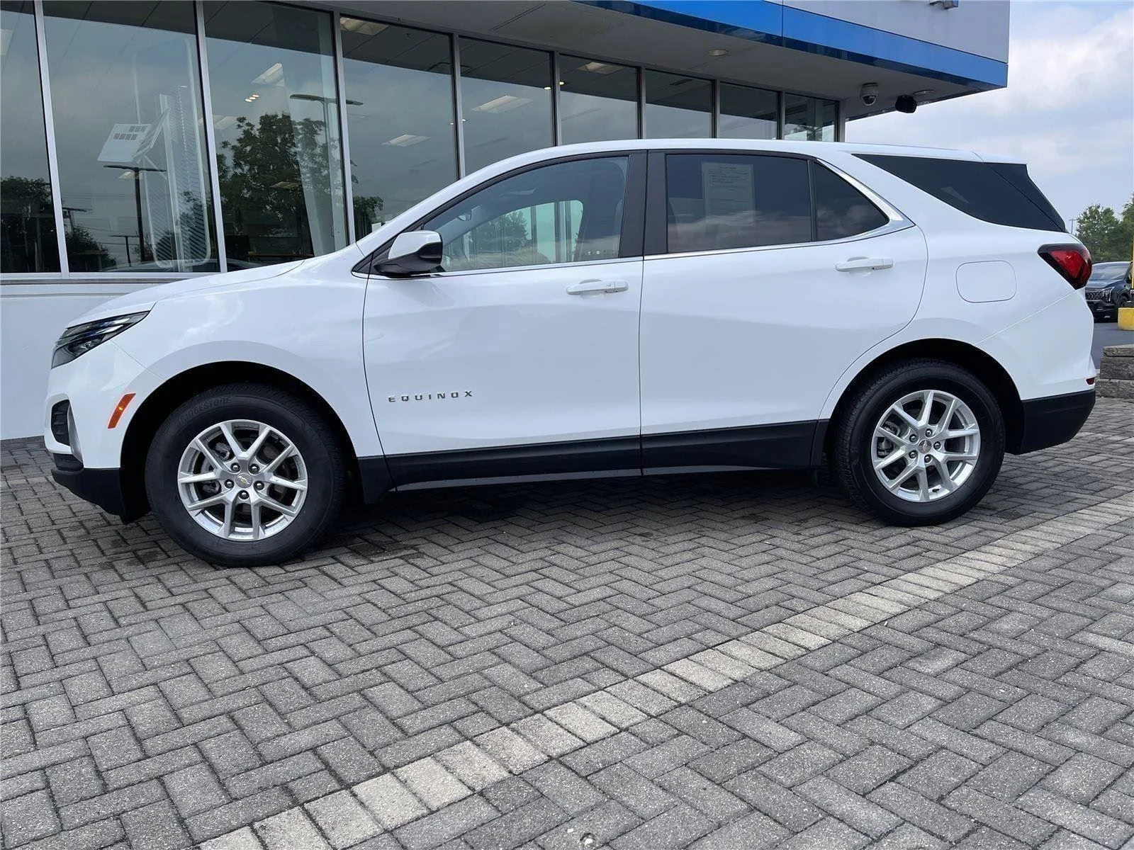 Used 2023 Summit White Chevrolet LT image 2
