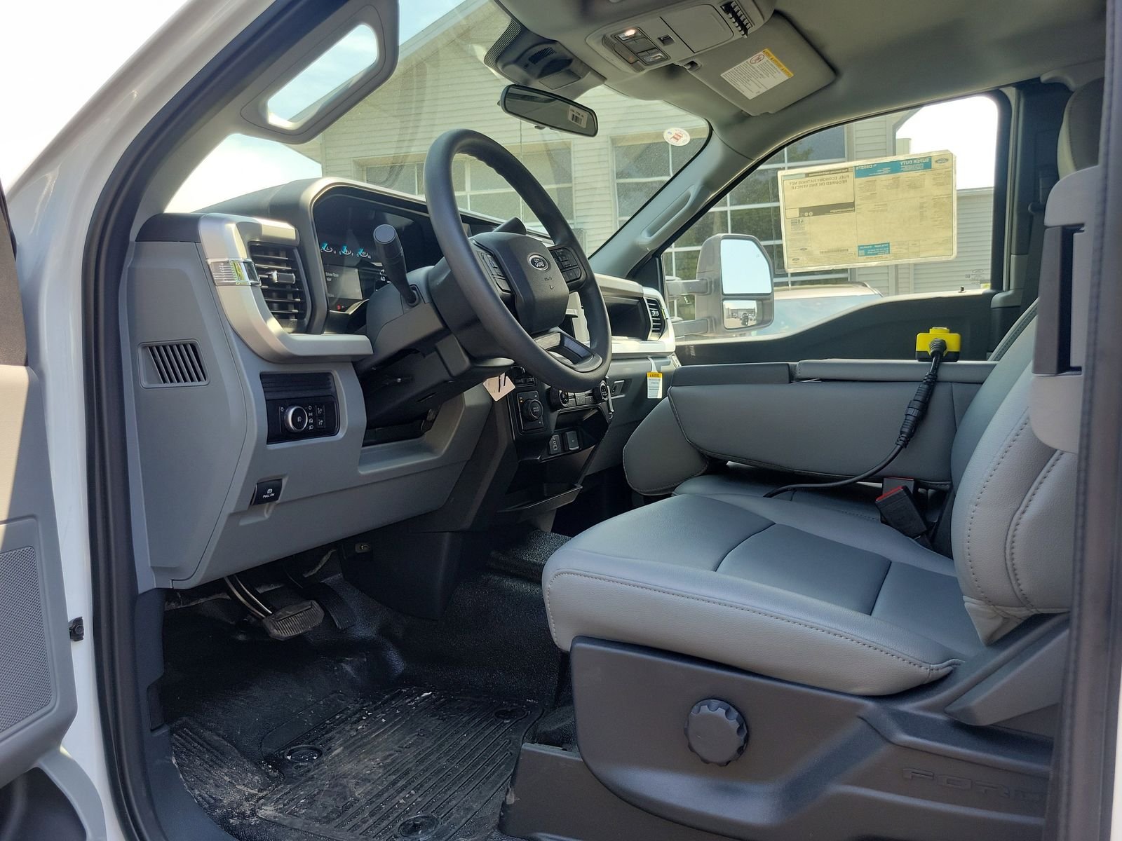 New 2026 Oxford White Ford F-550® XL image 41