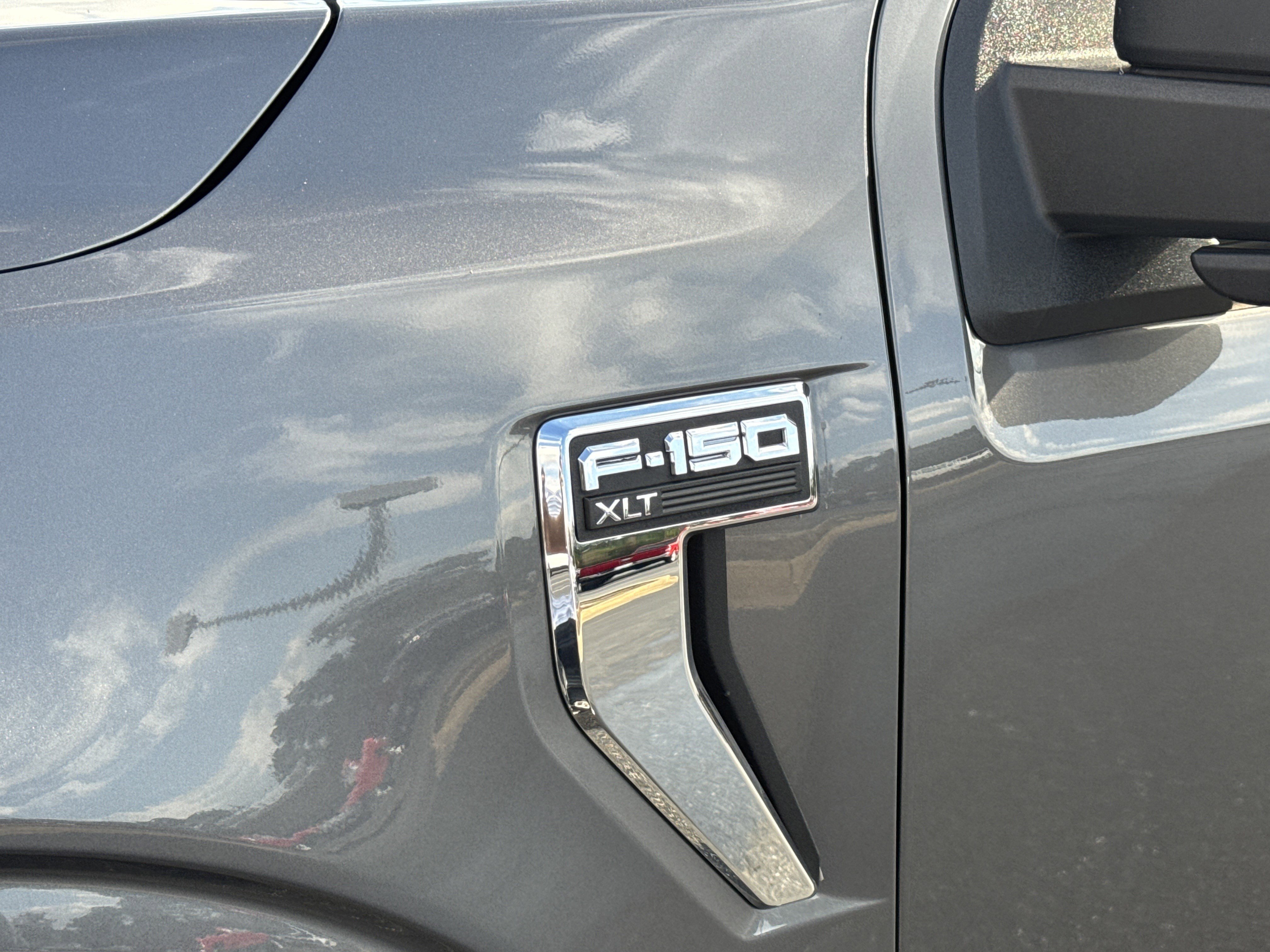 2025 Ford F-150 XLT - Photo 12