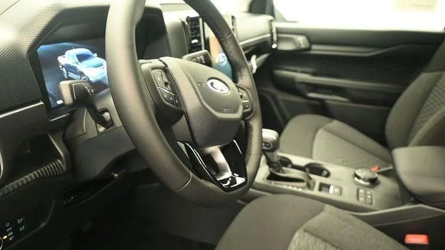 New 2026 Oxford White Ford XLT image 19
