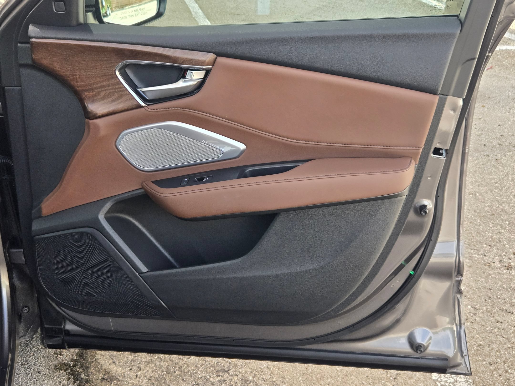 Used 2024 Liquid Carbon Metallic Acura with Advance Package image 28