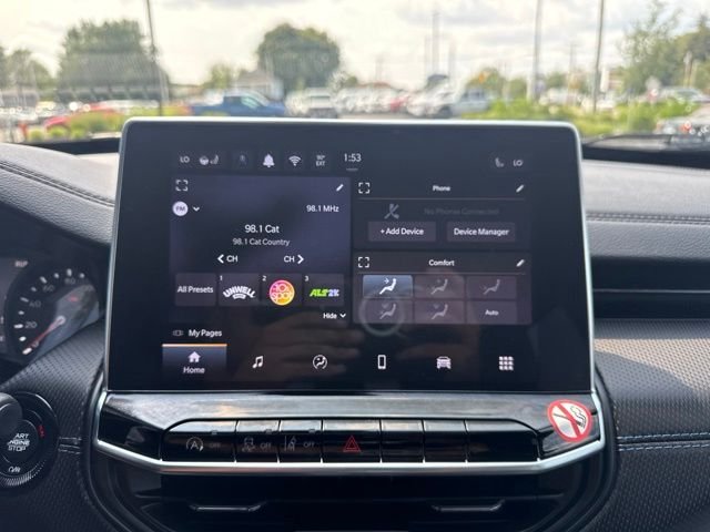 Used 2025 Silver Jeep Latitude image 21
