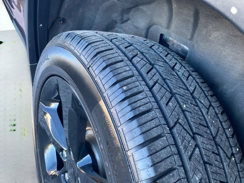Used 2023 Red Jeep Altitude image 35