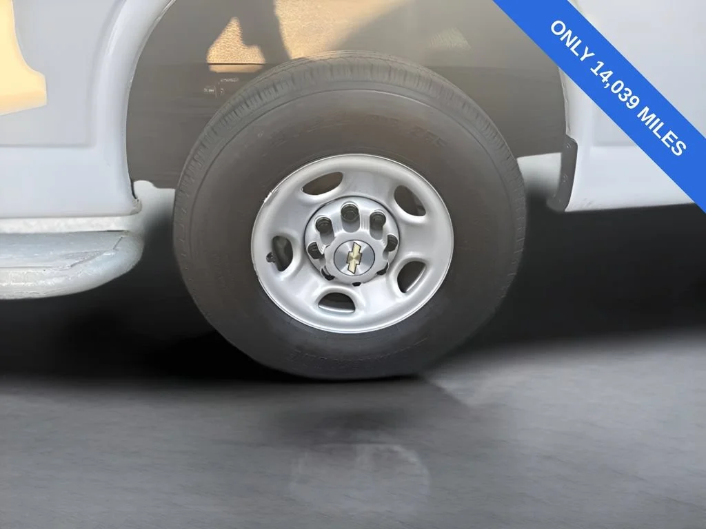 Used 2023 Summit White Chevrolet WT image 29