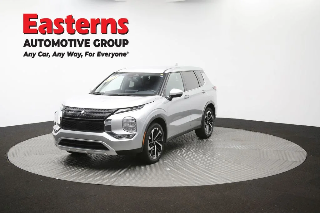 Used 2024 Silver Mitsubishi SE image 55