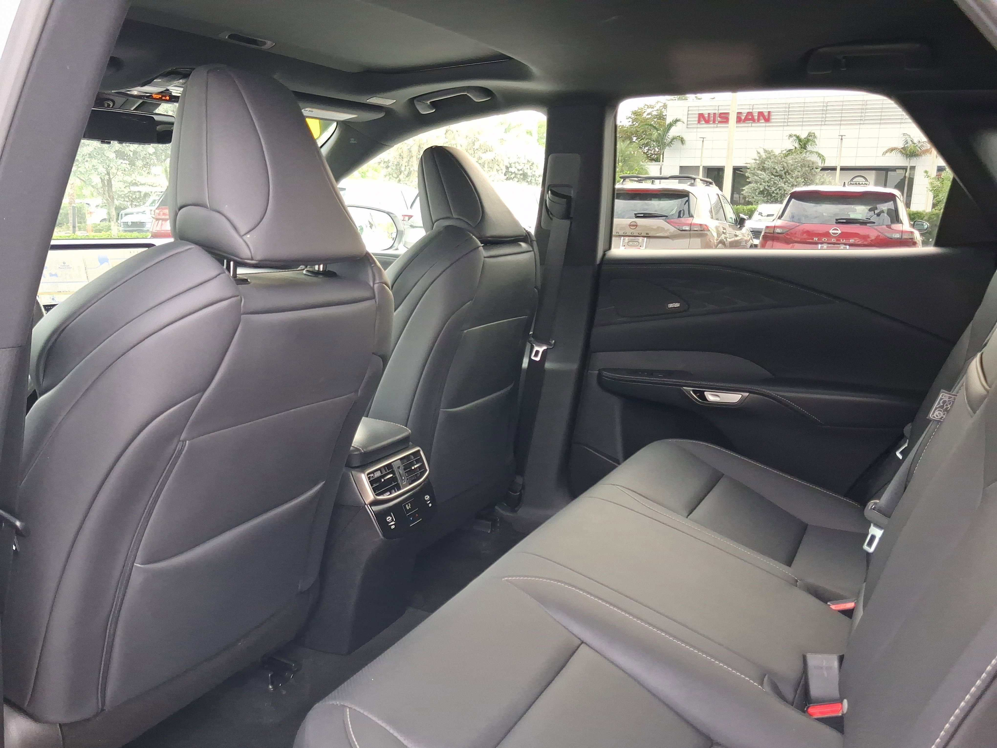 Used 2024 White Lexus 350 F Sport Handling image 7