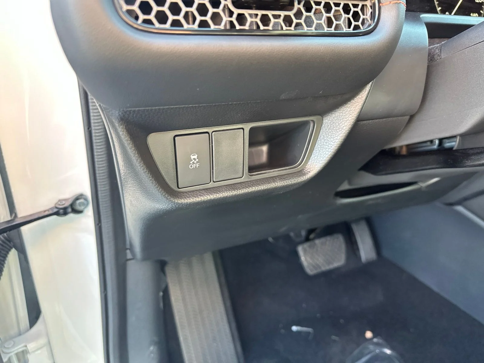 New 2027 Platinum White Pearl Honda Sport AWD image 15