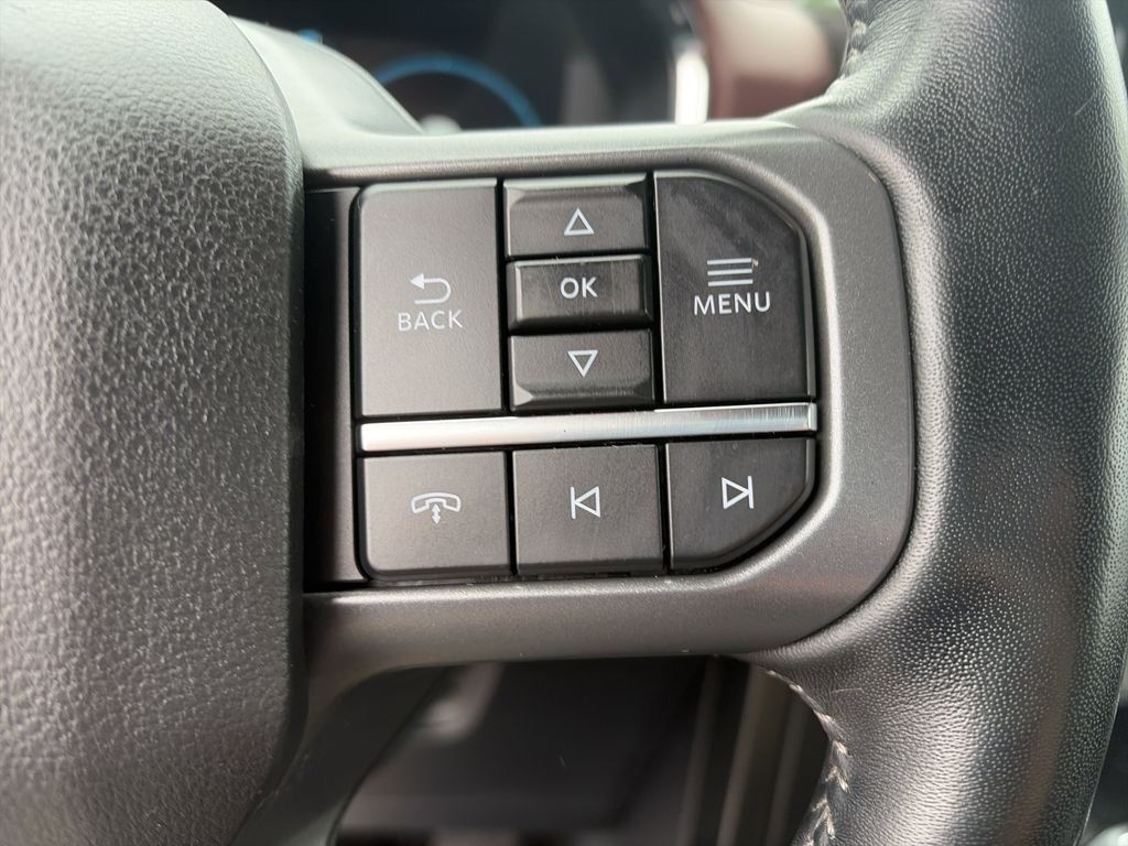 Used 2022 Silver Ford Lariat image 23