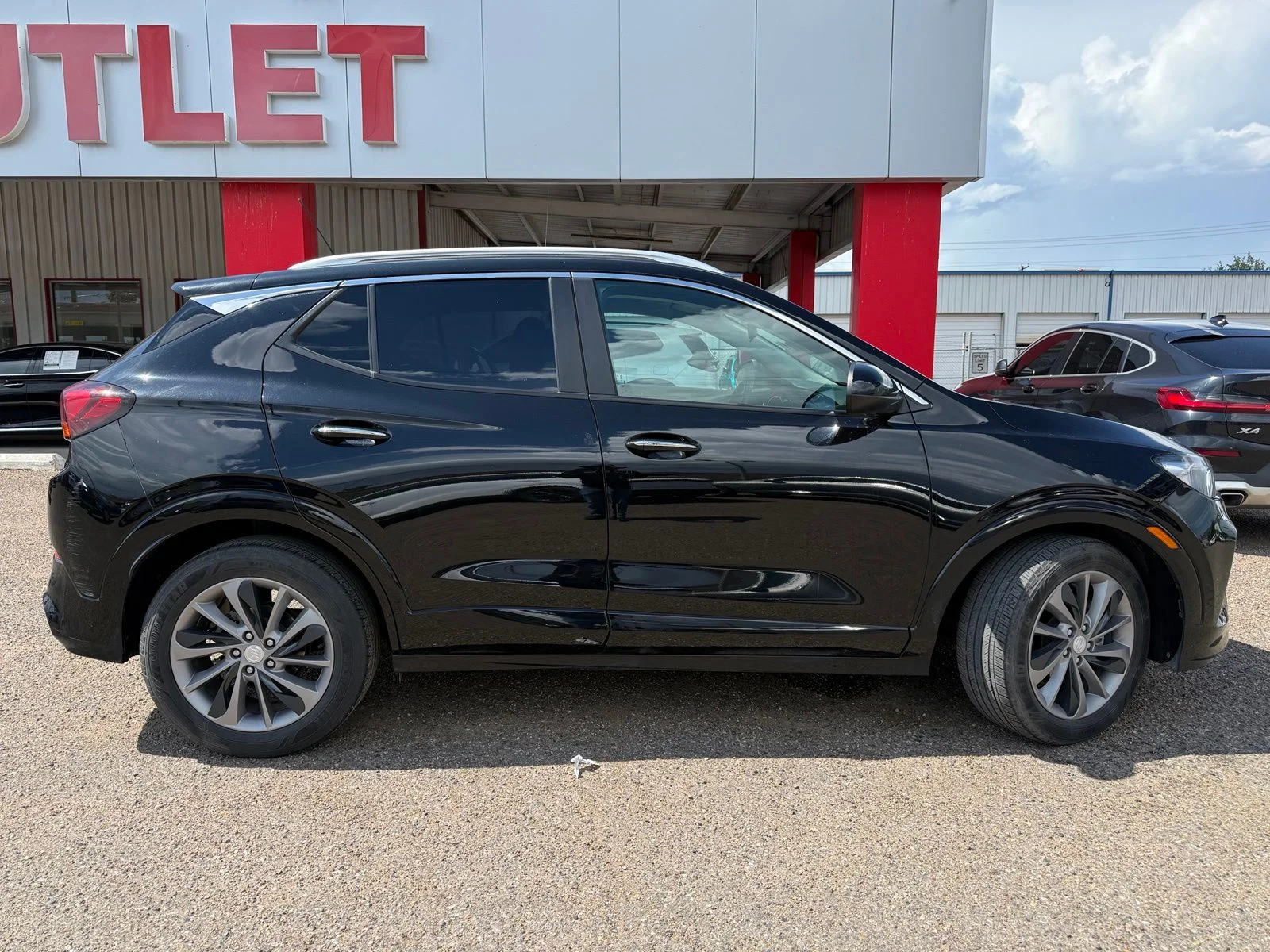 Used 2023 Black Buick Select image 3