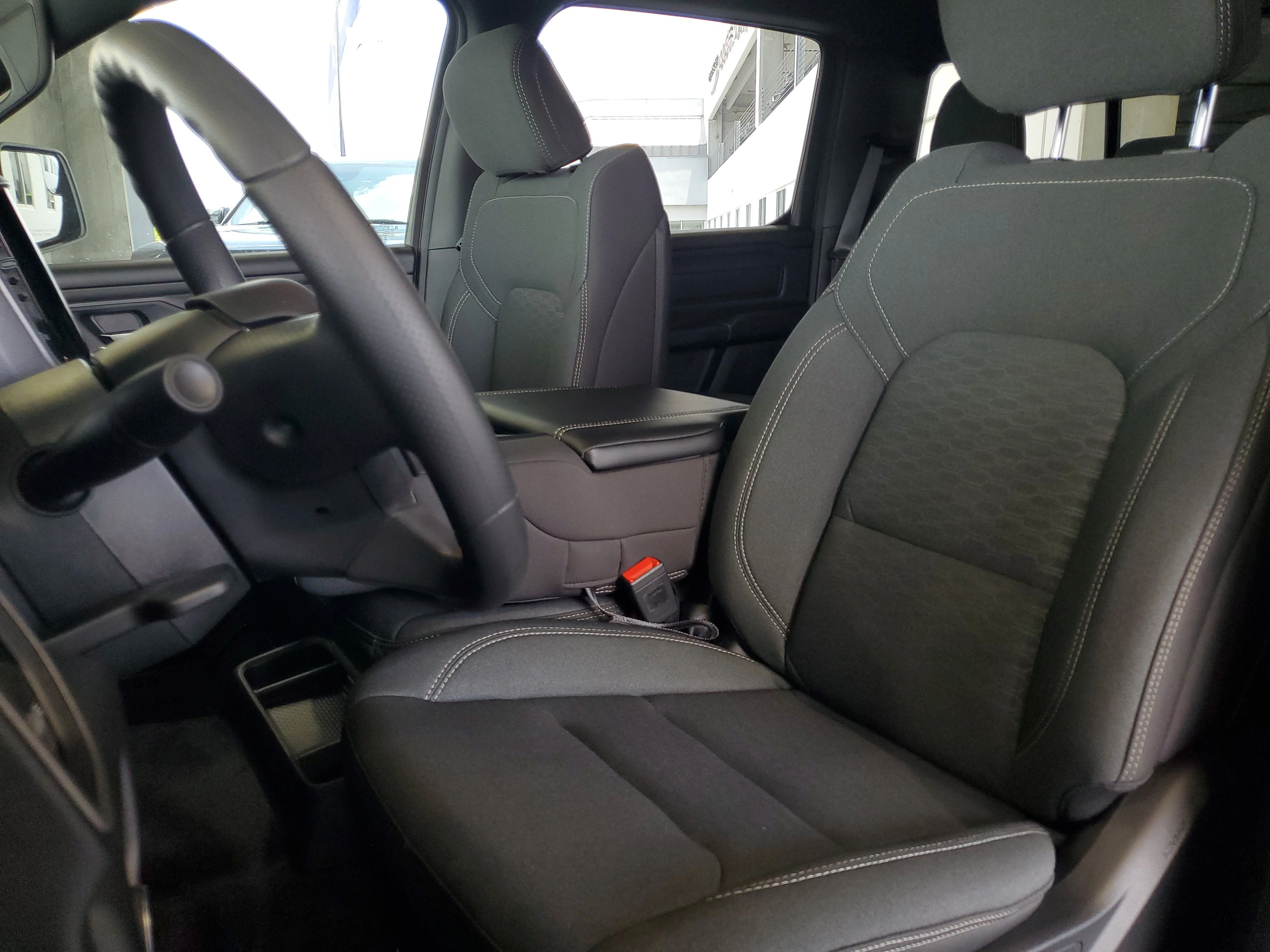 New 2026 Diamond Black Crystal Pearl-Coat Exterior Paint RAM Express image 17