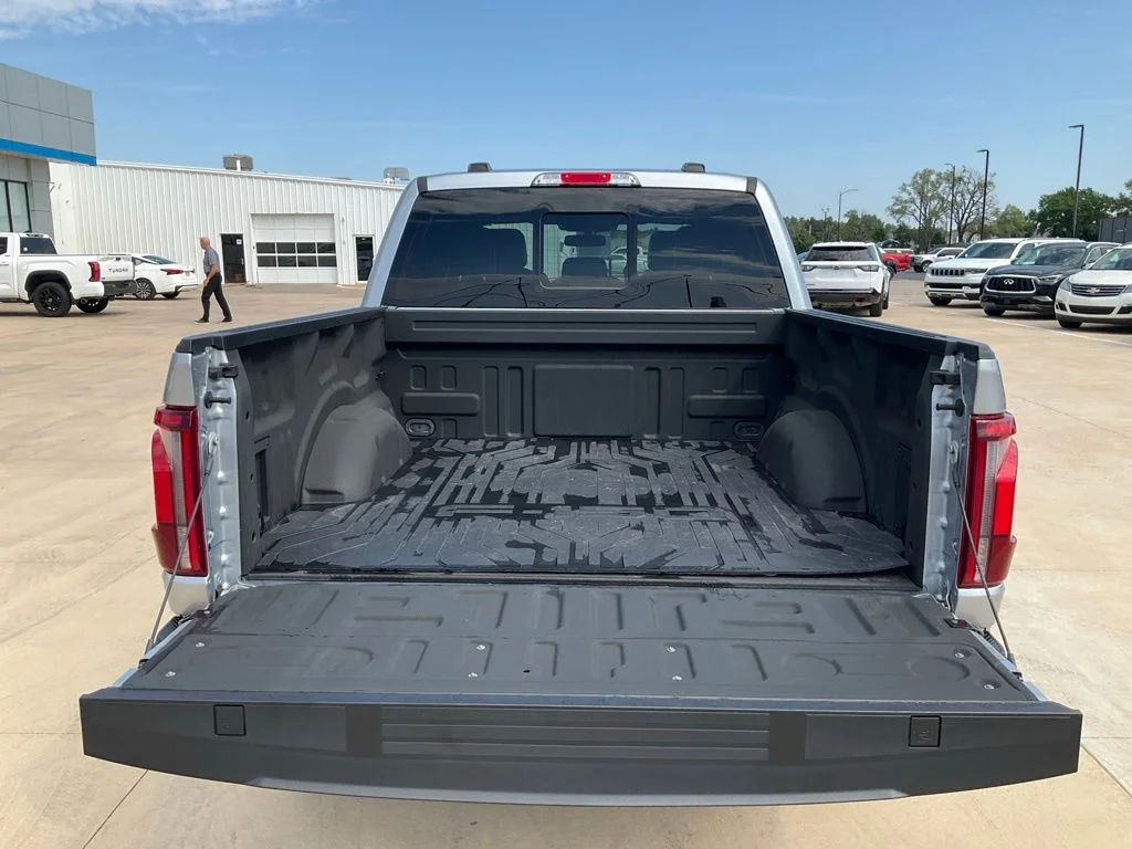 Used 2024 Silver Ford Lariat image 33