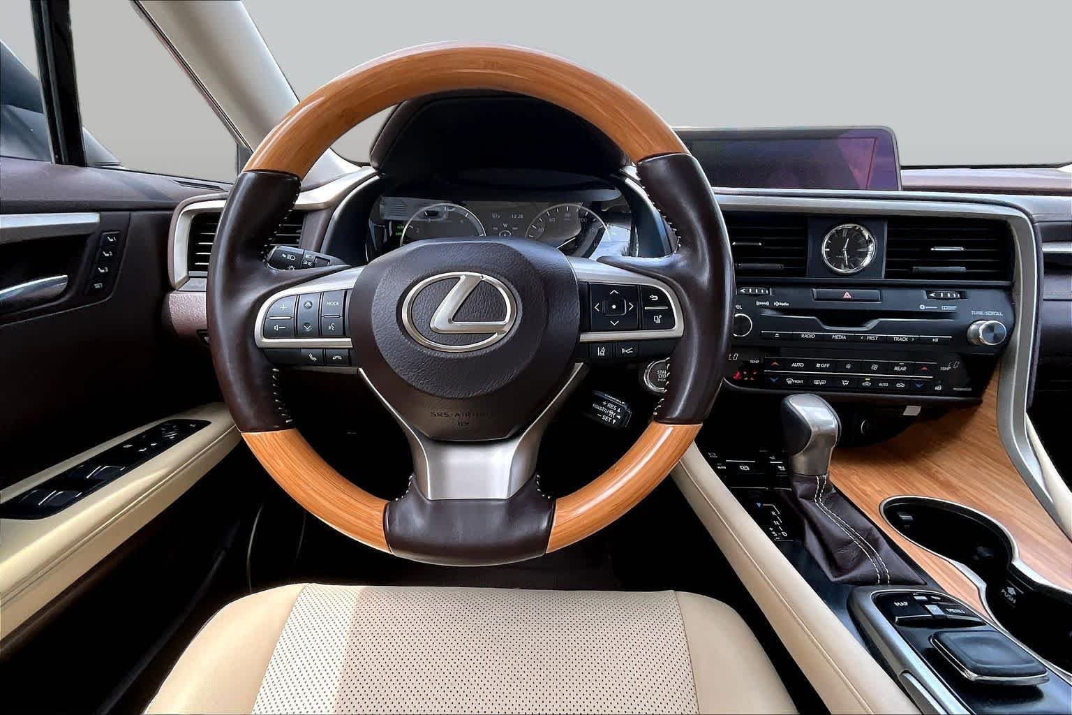 Used 2019 Eminent White Pearl Lexus Premium image 6