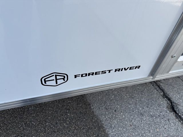 New 2025 Summit White Chevrolet 2WT image 6