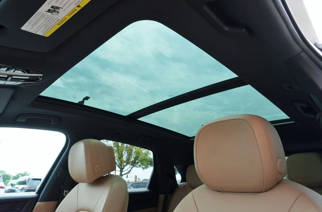 Used 2019 White Porsche Base image 12