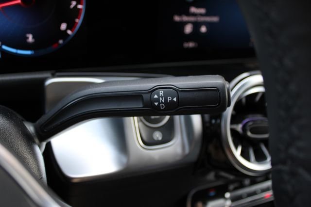 Used 2022  Mercedes-Benz GLB 250 image 11