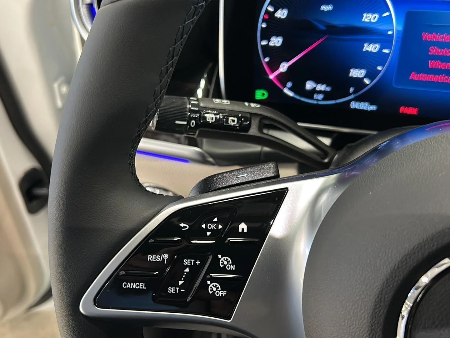 New 2026 Polar White Mercedes-Benz GLC 300 image 19