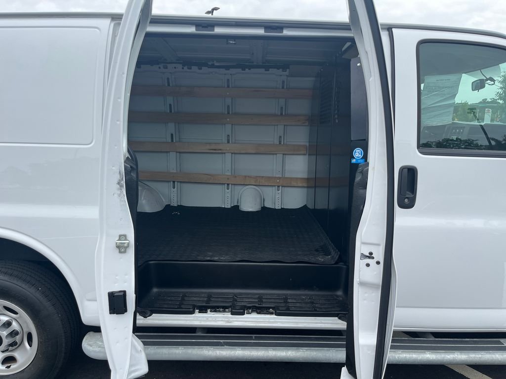 Used 2024 White GMC Work Van image 24