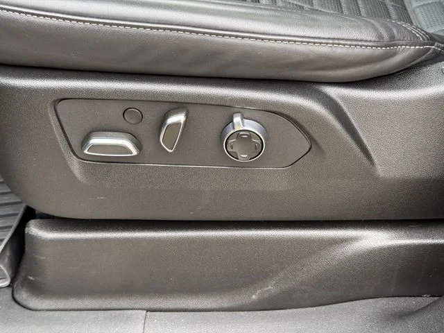 Used 2024 Silver Cadillac Sport Platinum image 24