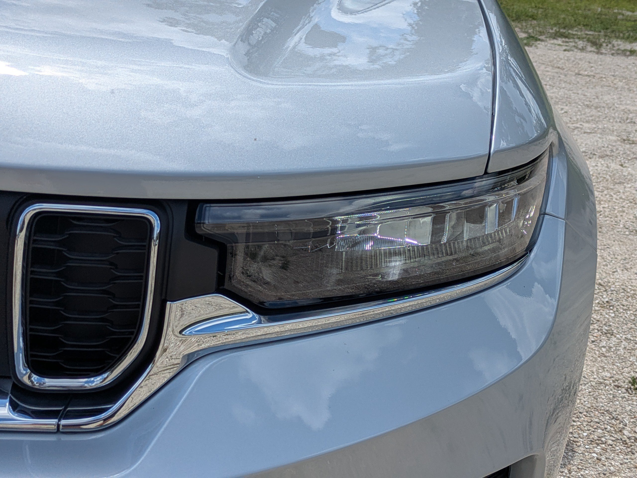 New 2026 Silver Zynith Exterior Paint Jeep Laredo X image 9