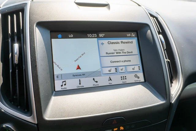 Used 2019 Gray Ford SEL image 28