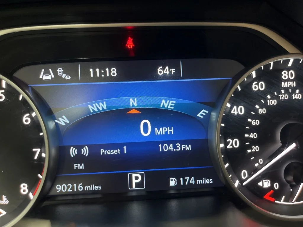 Used 2020 Super Black Metallic Nissan SL image 18