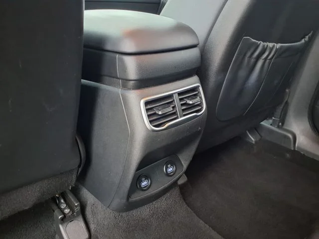 Used 2023 White Hyundai SEL image 19