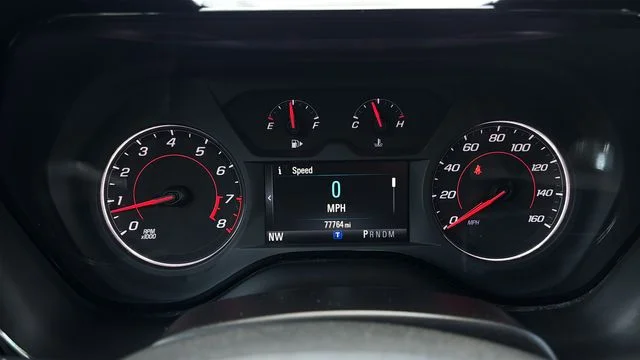 Used 2018 Silver Chevrolet 1LT image 13