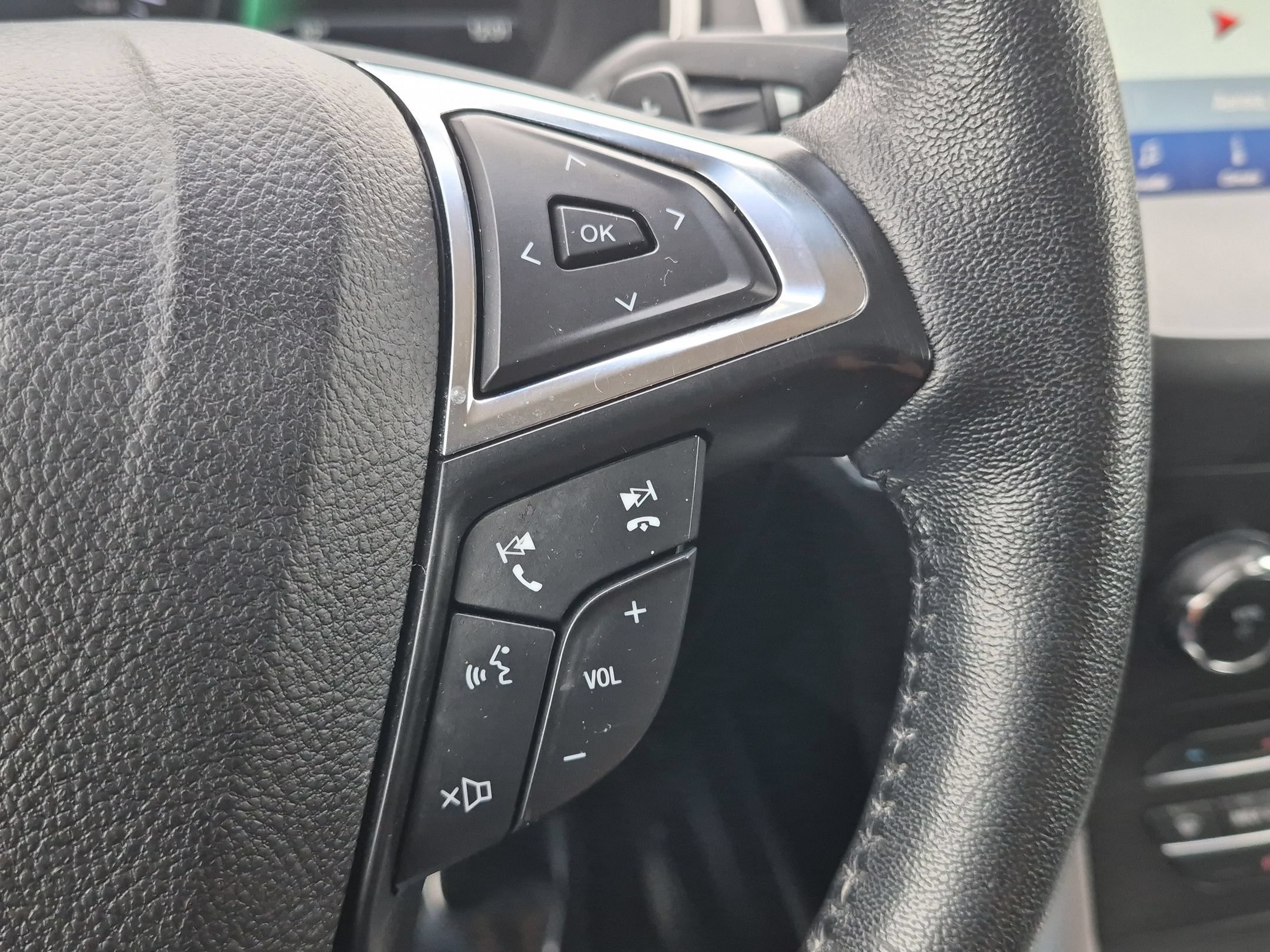 Used 2020 Iconic Silver Metallic Ford SEL AWD image 15