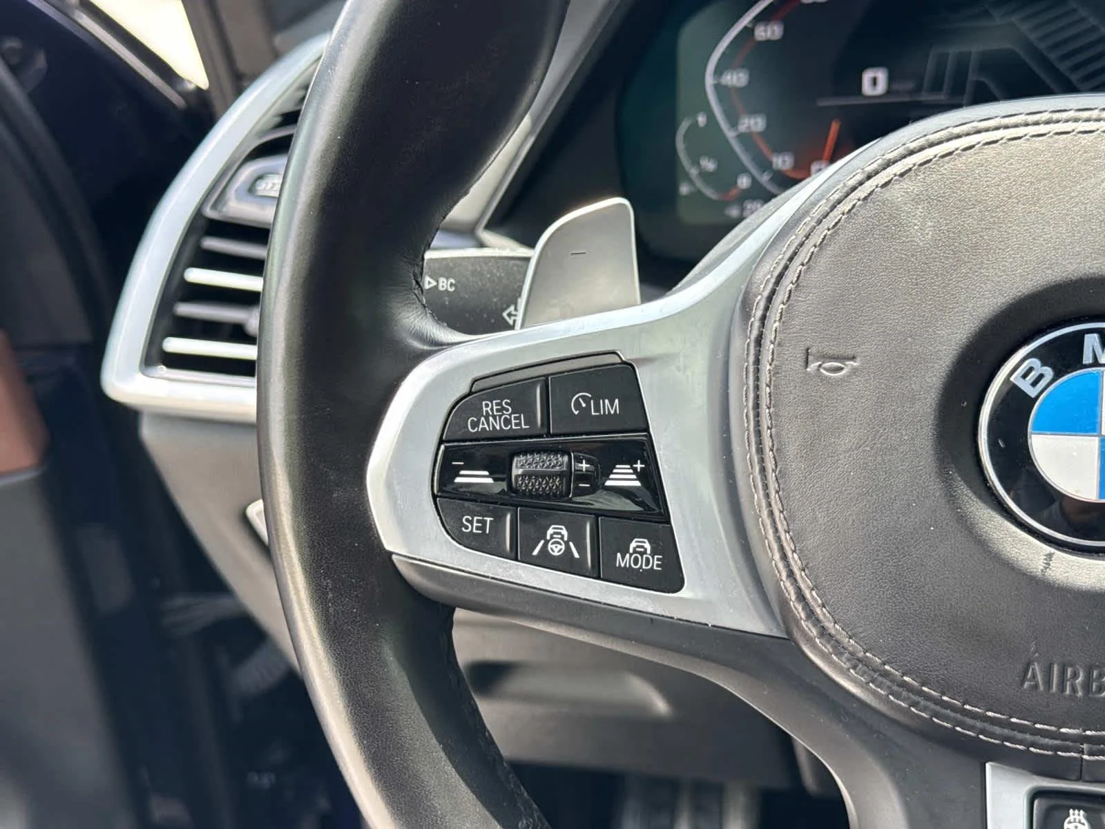 Used 2022 Tanzanite Blue II Metallic BMW M50i image 34