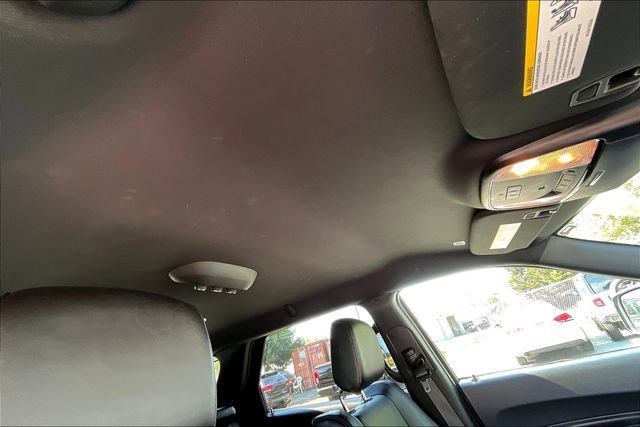 Used 2022 White Knuckle Clearcoat Dodge R/T image 36