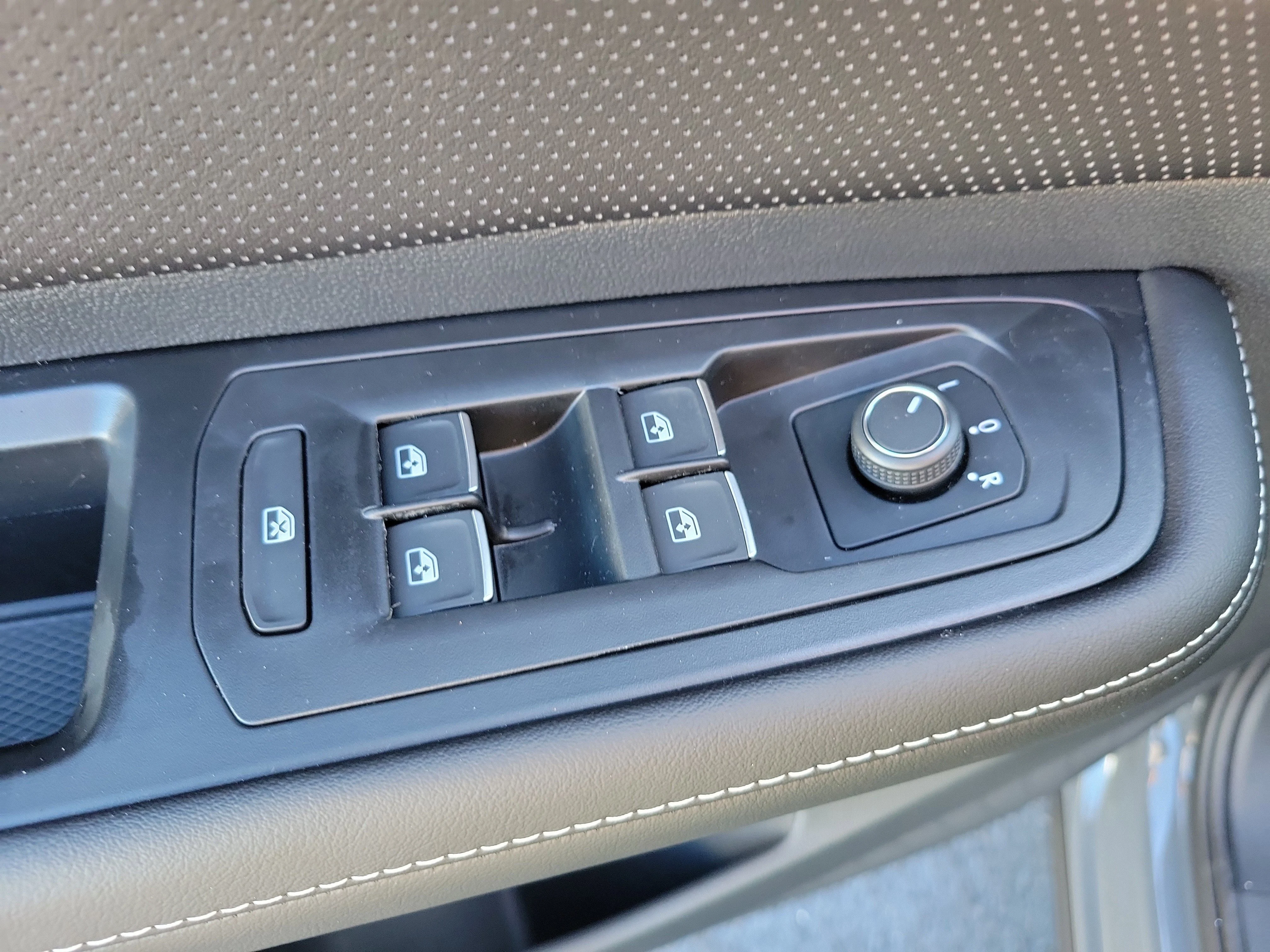 New 2026 Gray Volkswagen 2.0T SE w/Technology image 23