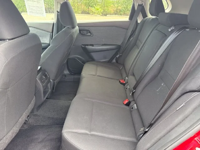 Used 2023 Red Nissan S image 11