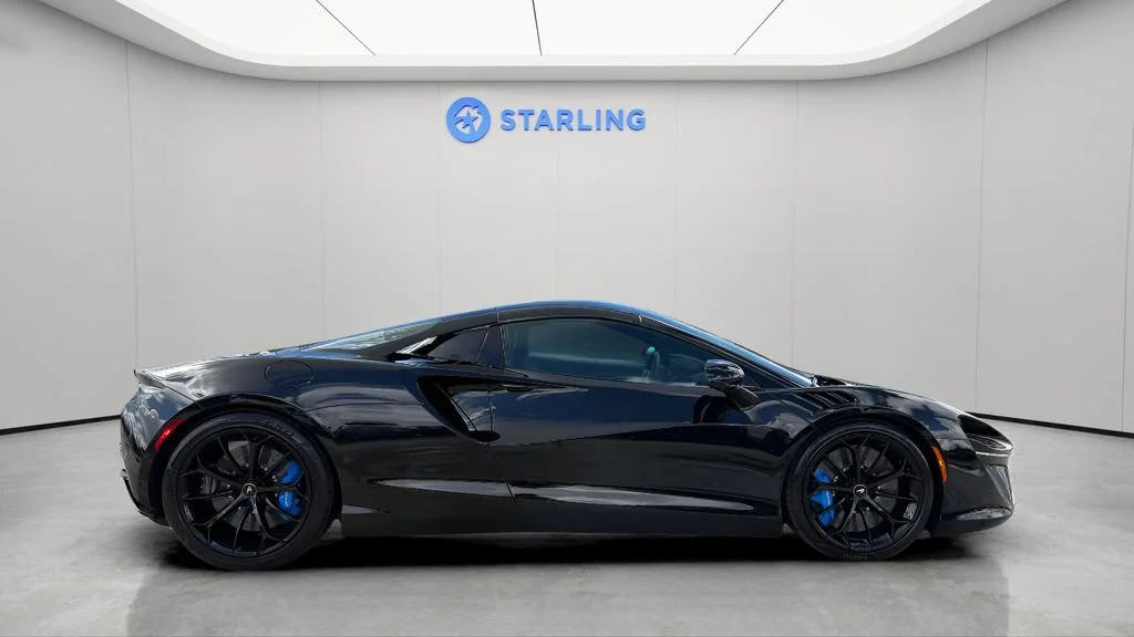 Used 2026  McLaren Spider image 11