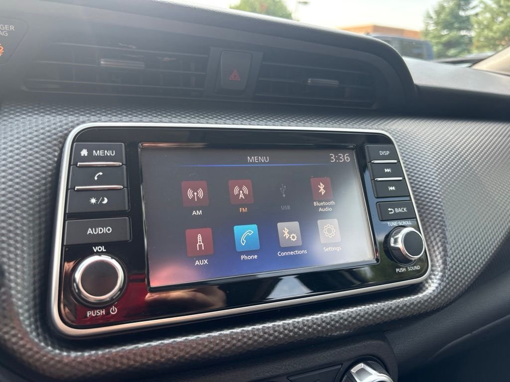Used 2018 Silver Nissan S image 23