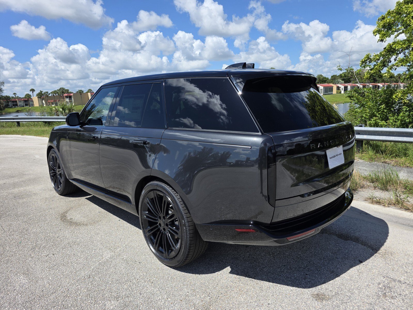 New 2026 Carpathian Grey Land Rover P400 SE image 2