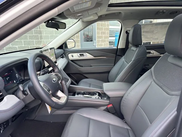 New 2026 Star White Metallic Tri-Coat Ford Active image 12