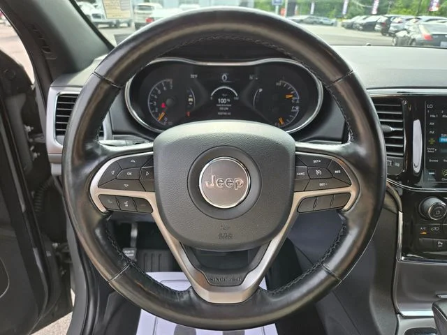 Used 2021 Gray Jeep Laredo image 35
