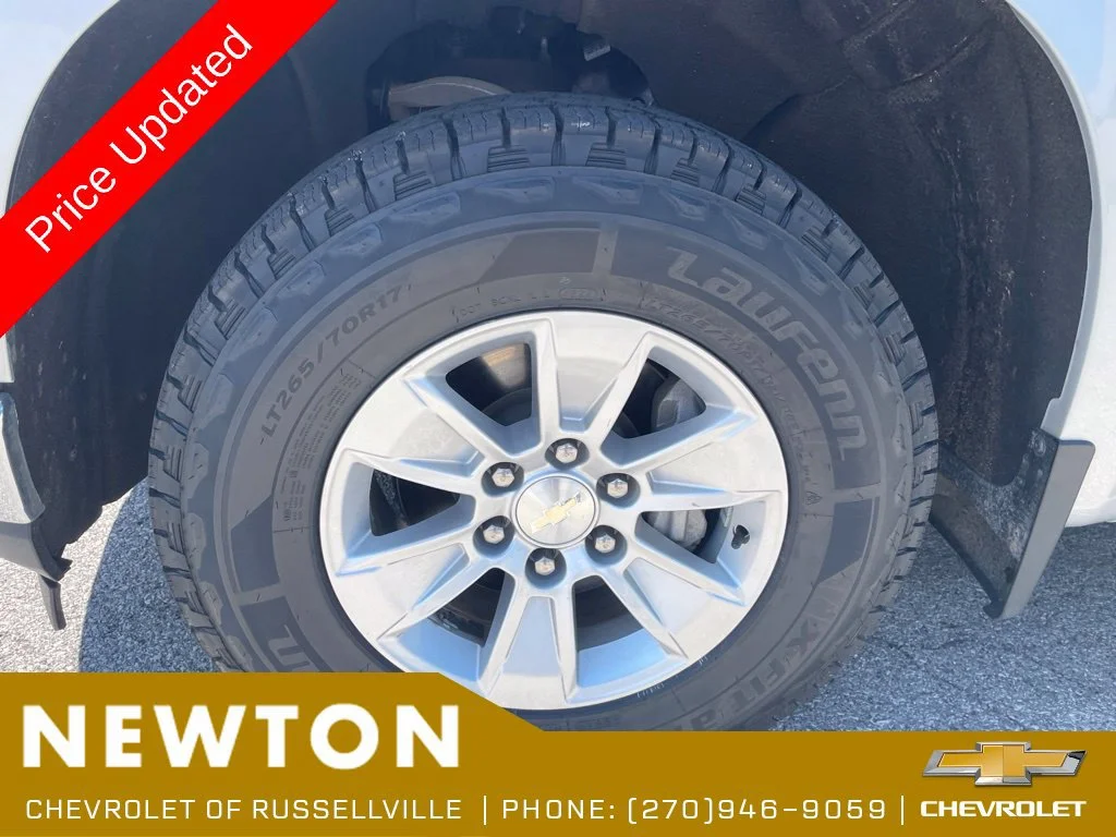 Used 2022 SILVER ICE METALLIC Chevrolet LT image 15
