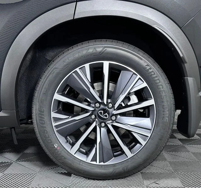 Certified Used 2026 Mineral Black INFINITI LUXE image 11