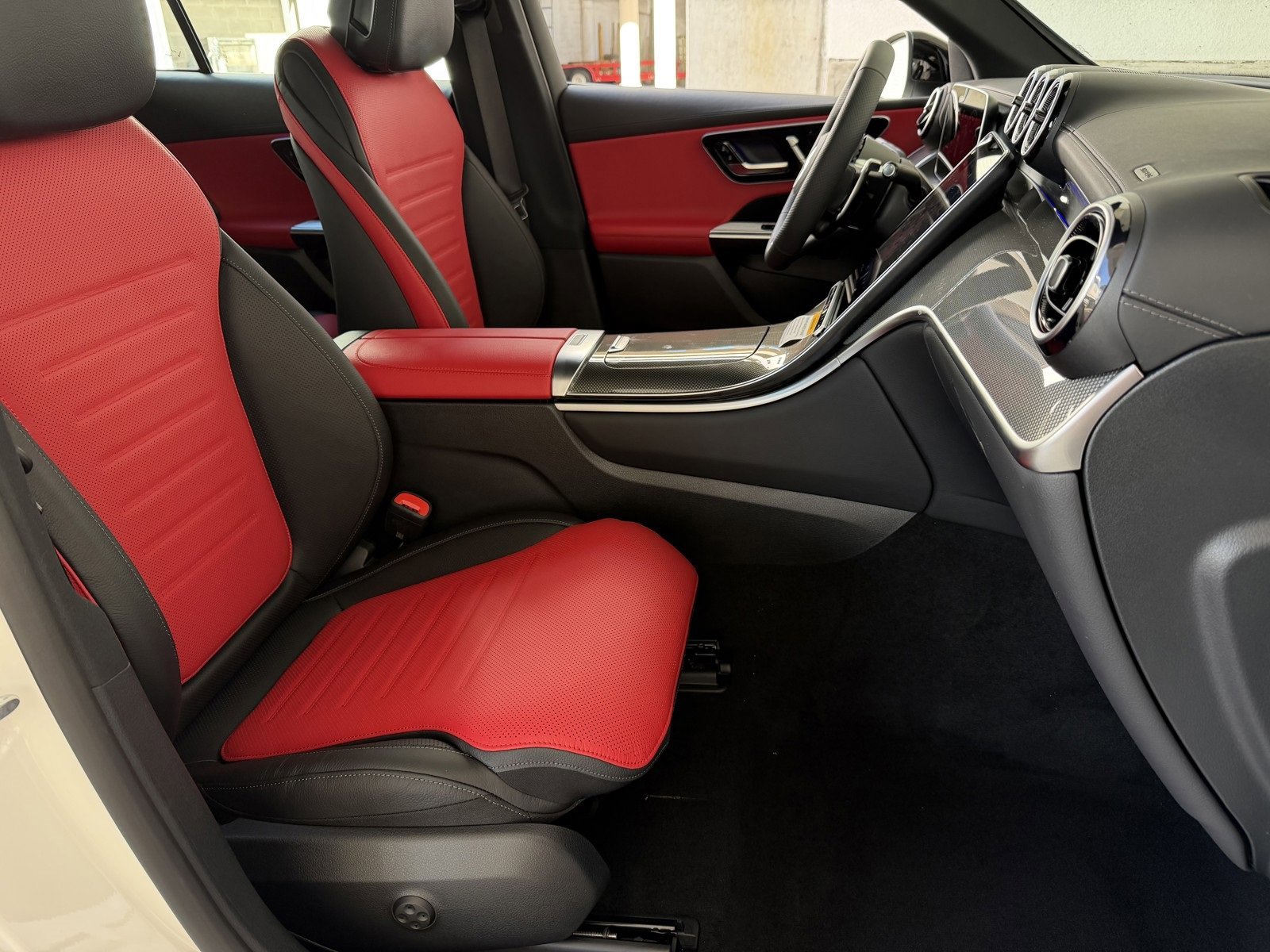 New 2026 Polar White Mercedes-Benz AMG® GLC 43 4MATIC® SUV image 40