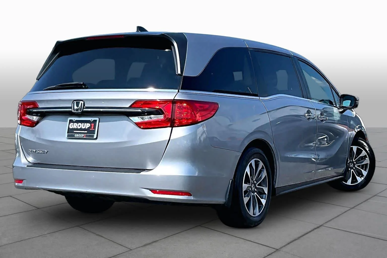 Used 2023 Lunar Silver Metallic Honda EX-L image 13
