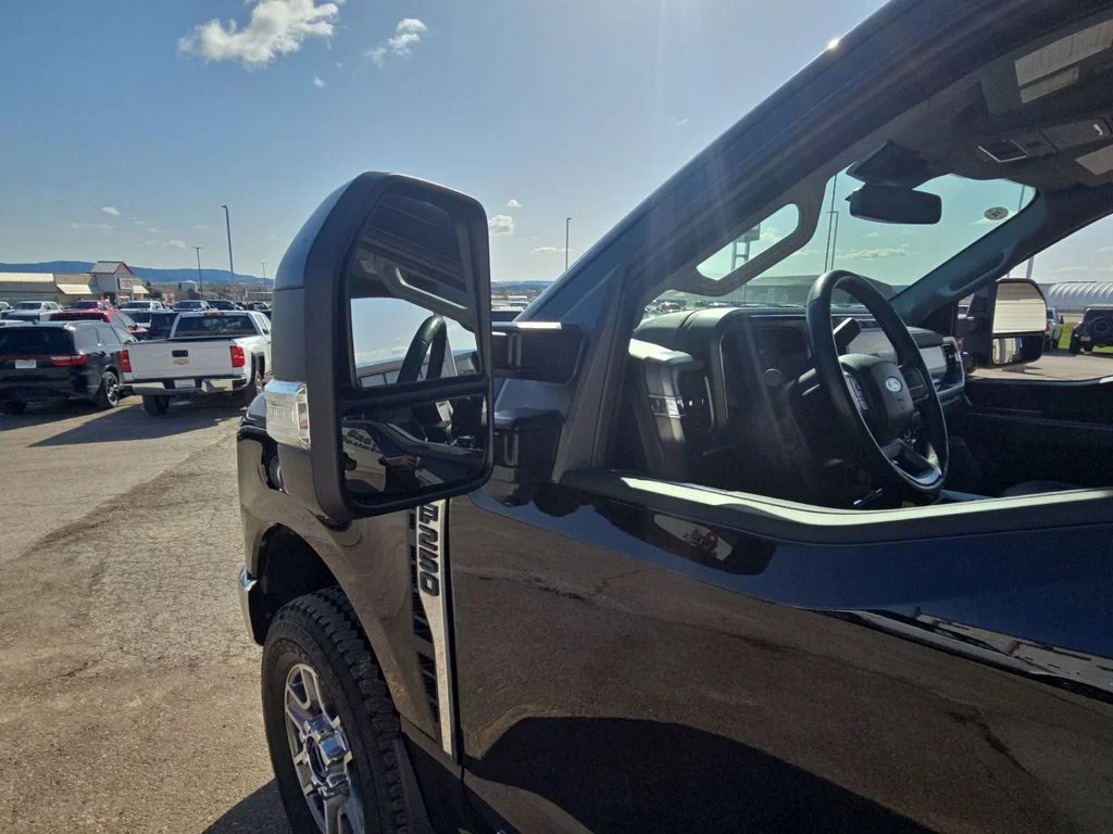 Used 2023 Agate Black Metallic Ford Lariat image 22