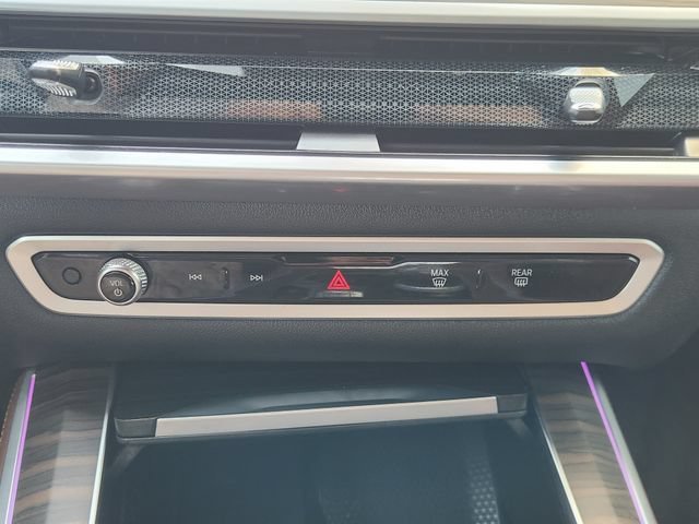Used 2024 Gray BMW xDrive40i image 22