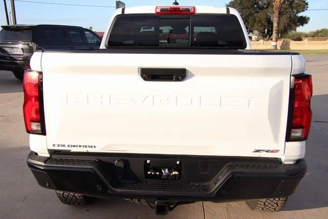 2026 Chevrolet Colorado ZR2 - Photo 8
